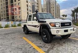 تويوتا لاند كروزر 70 بيك اب